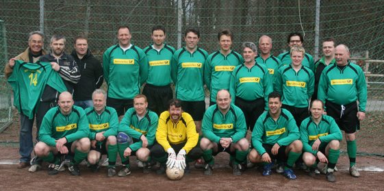 Das Team der Alten Herren der DJK Königsfeld 2010 Das Team der Alten Herren der DJK Königsfeld 2010